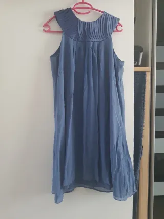 Vestido azul con cinturón