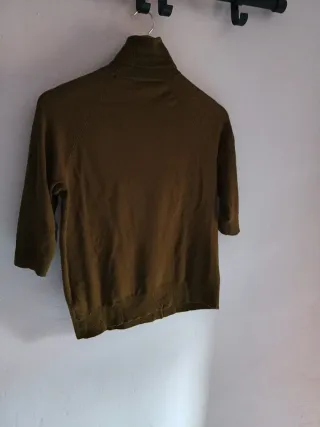 Jersey cuello alto verde oliva