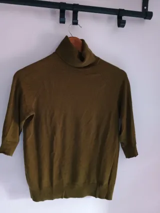 Jersey cuello alto verde oliva