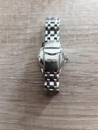 Reloj Lotus Plateado