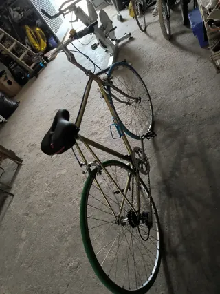 Bicicleta de carretera COLNER dorada