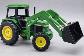 Tractor John Deere 3350 Ertl 1/32