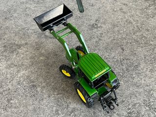 Tractor John Deere 3350 Ertl 1/32