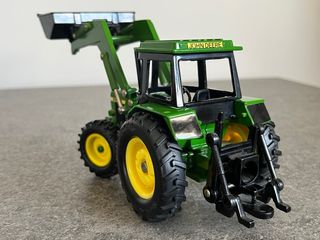 Tractor John Deere 3350 Ertl 1/32