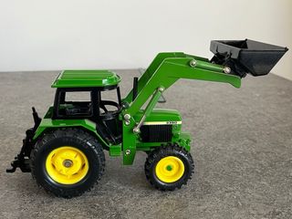 Tractor John Deere 3350 Ertl 1/32