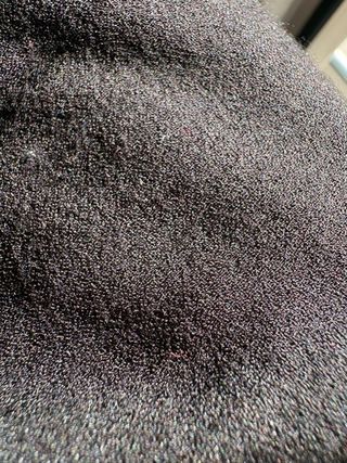 Camiseta negra con escote