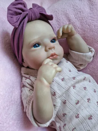 Muñeca bebé realista