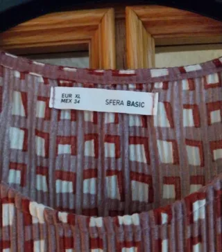 Vestido estampado con volantes