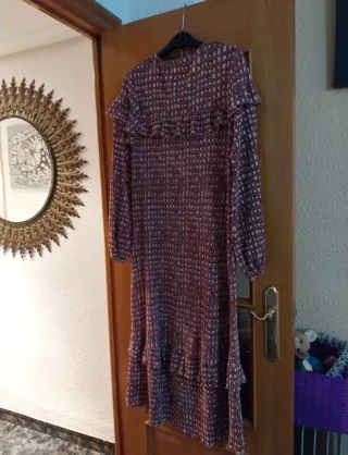 Vestido estampado con volantes