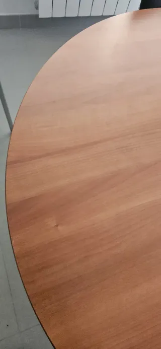 Mesa de reuniones madera y metal