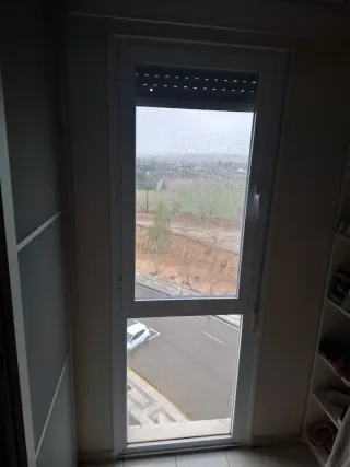 Ventanas aluminio hojas abatibles y cerramiento