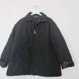 Cazadora acolchada negra talla 44