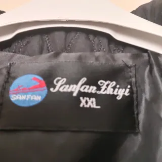 Cazadora acolchada negra talla 44