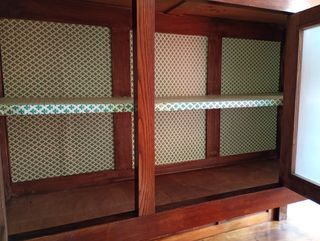 Credenza con vetrina in legno e vetro