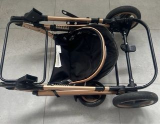 Silla de paseo 3 en 1 negra y dorada