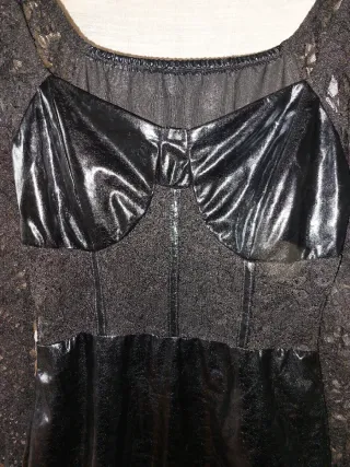 Vestido negro encaje y efecto piel Anime