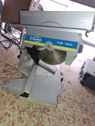 Sierra ingletadora profesional