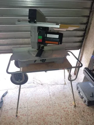 Sierra ingletadora profesional