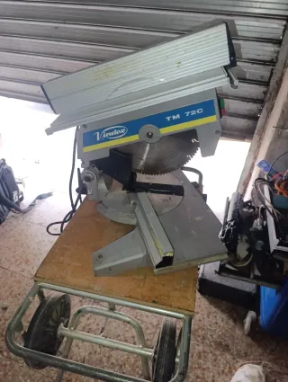 Sierra ingletadora profesional