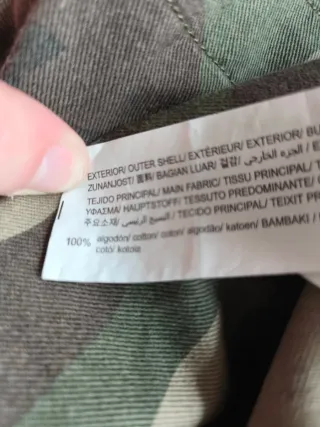 Camisa camuflaje con gorro