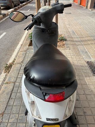 Piaggio Zip 49cc 2T Scooter Blanca