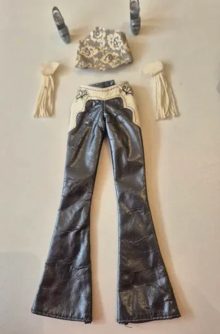 Roupa Barbie Shakira