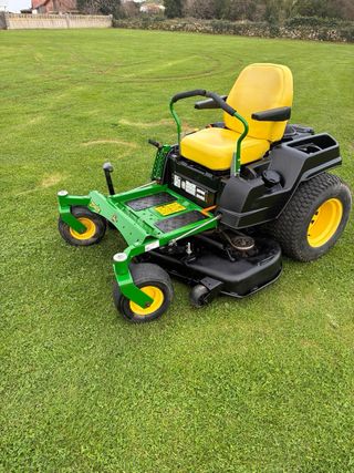 Tractor cortacésped John Deere