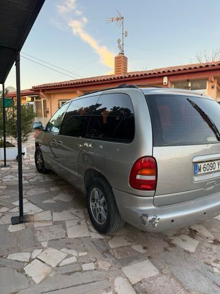 Chrysler Voyager 3.3 SE