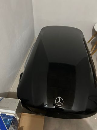 Cofre maletero Mercedes seminuevo