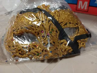 12 Máscaras Doradas Brillantes nuevas