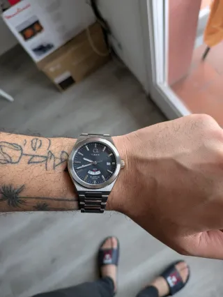 Reloj Timex Q GMT Negro y Plateado