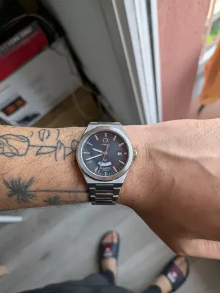 Reloj Timex Q GMT Negro y Plateado