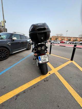 Suzuki GSR 600 año 2008 etiqueta C.