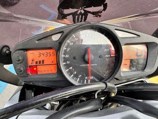 Suzuki GSR 600 año 2008 etiqueta C.