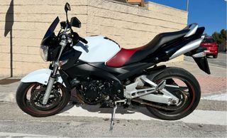Suzuki GSR 600 año 2008 etiqueta C.