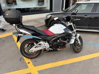 Suzuki GSR 600 año 2008 etiqueta C.