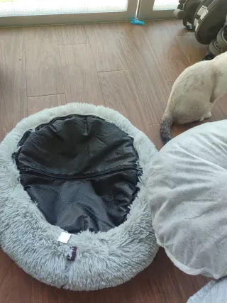 Cama para perro/gato gris mullida