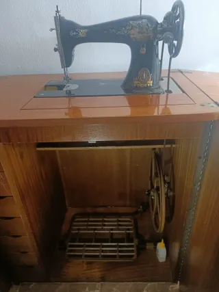 Máquina de coser antigua