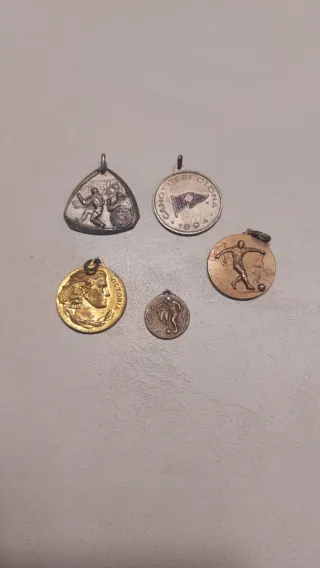 Lotto 5 medaglie sportive vintage