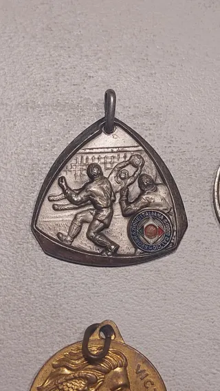 Lotto 5 medaglie sportive vintage