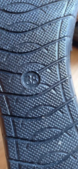 Marlon Zapatos Talla 38 Negros y Dorados