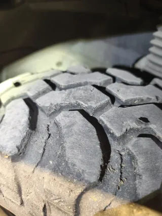 BFGoodrich Mud Terrain 235/85 R16