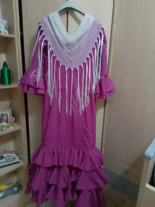 Traje Flamenca Fucsia Lunares + Mantón