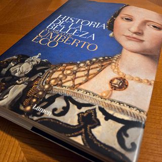 Historia de la belleza en tapa dura