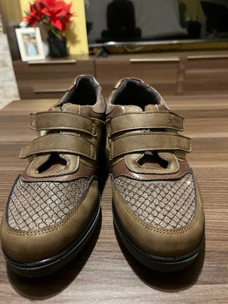 Zapatos Mysoft Marrones y Dorados