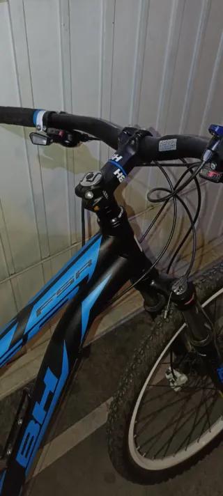 Bicicleta Montaña BH FSR con cambio Deore.