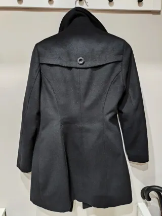 Abrigo Stradivarius Negro Talla S