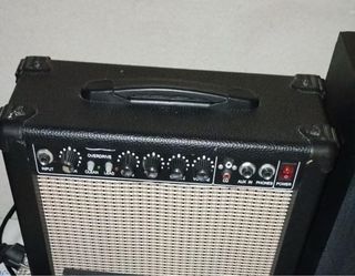 Guitarrra, amplificador,soporte, funda, puas