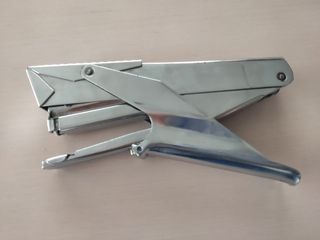 Grapadora metálica pinza/tenaza (En Fraga)