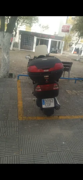 Suzuki Burgman 400cc Negra Automática